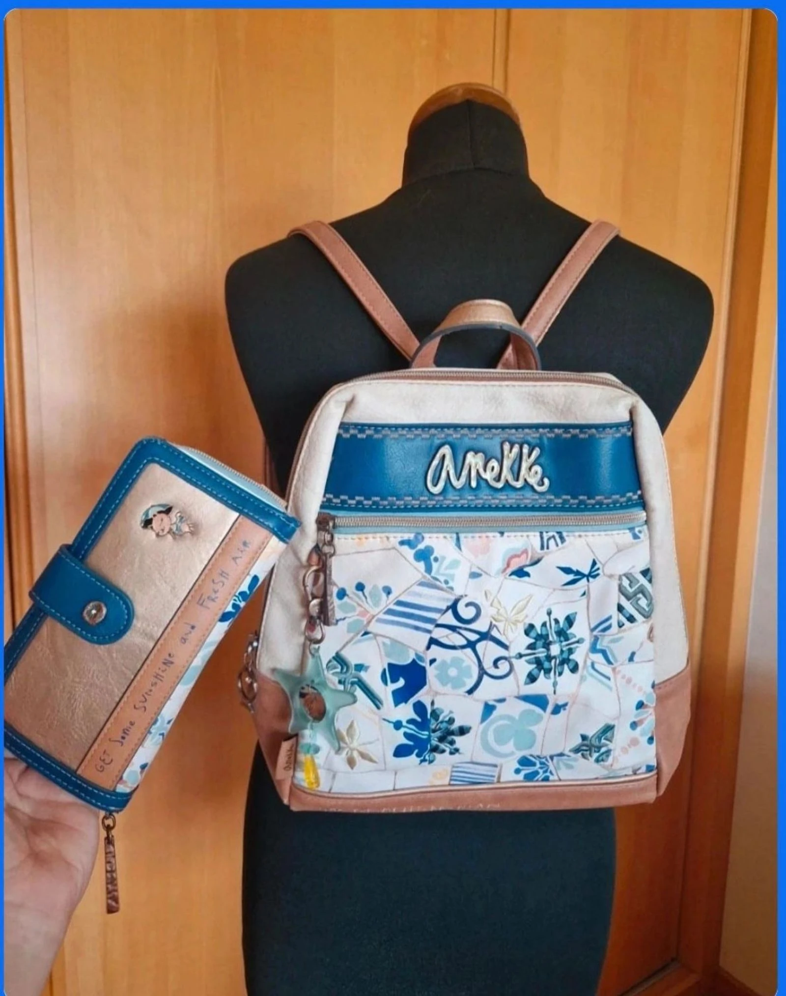 🌟 Conjunto Anekke Mediterranean Sunrise – Mochila + Carteira 🌟